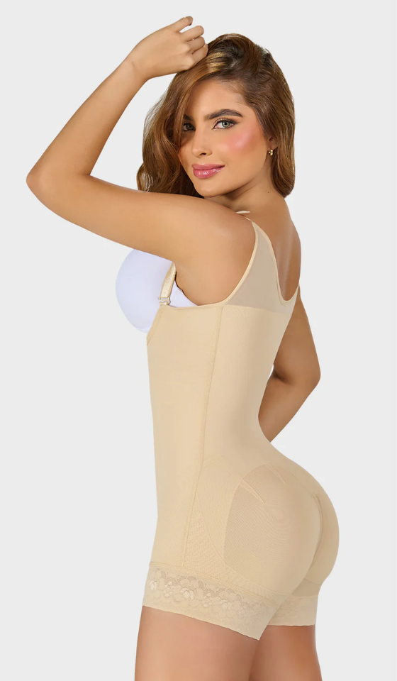 F0048 - Faja extracorta moldeadora con espalda cubierta