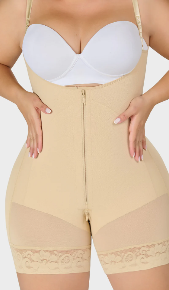 F0768 - Faja corta moldeadora con cierre frontal