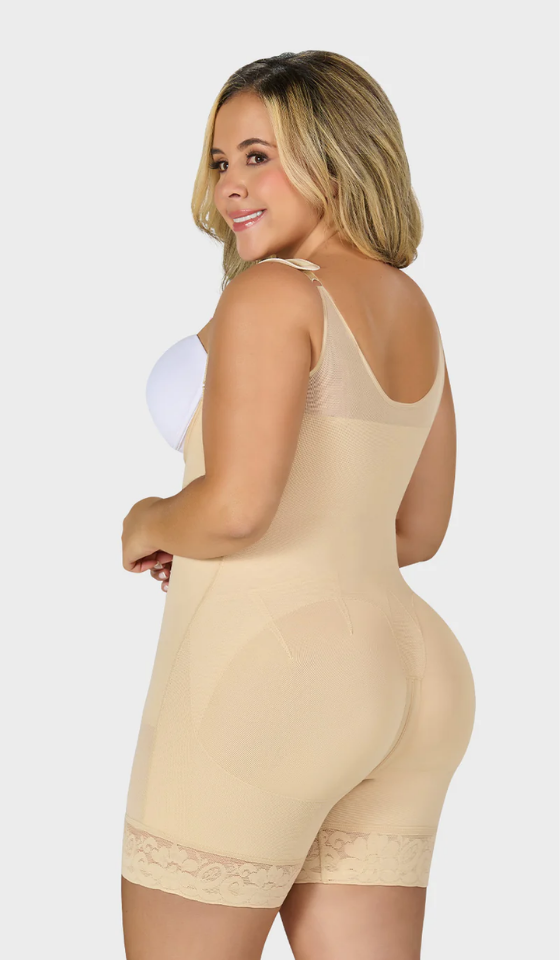 F0768 - Faja corta moldeadora con cierre frontal