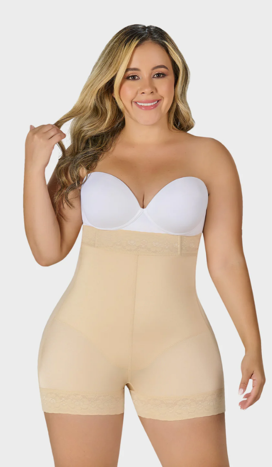 SXA0216 Short extracorto con talle extra alto