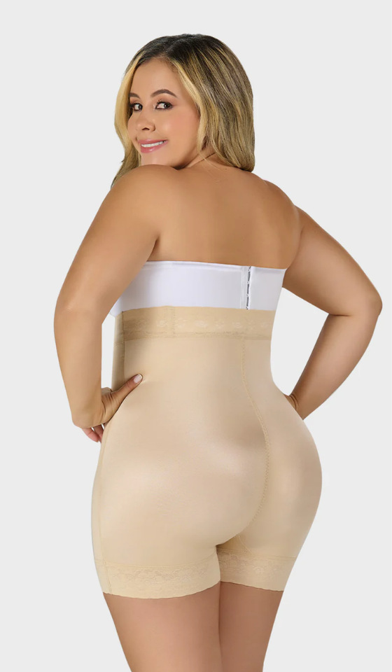 SXA0216 Short extracorto con talle extra alto